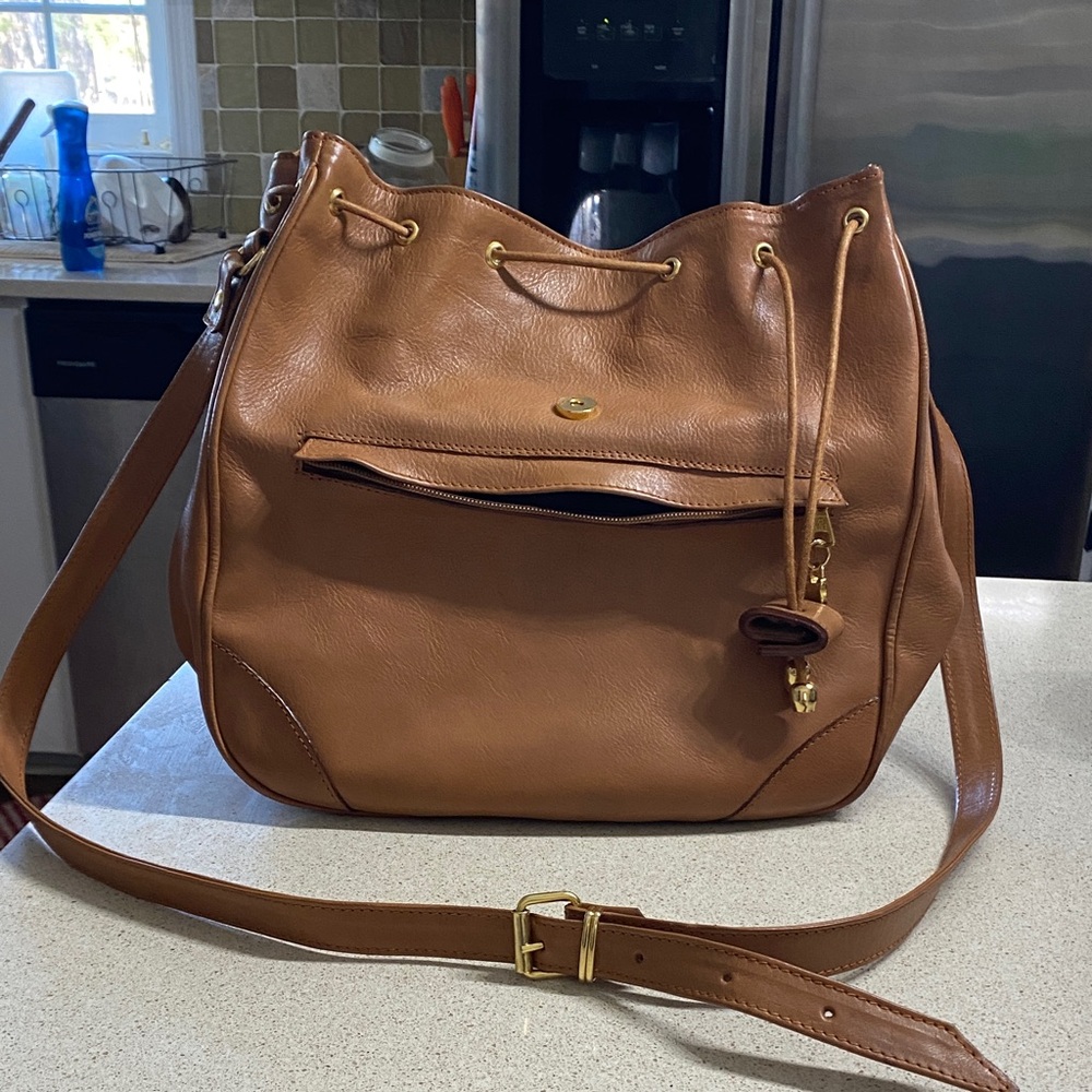 Luxurious Tan Leather Shoulder Bag
